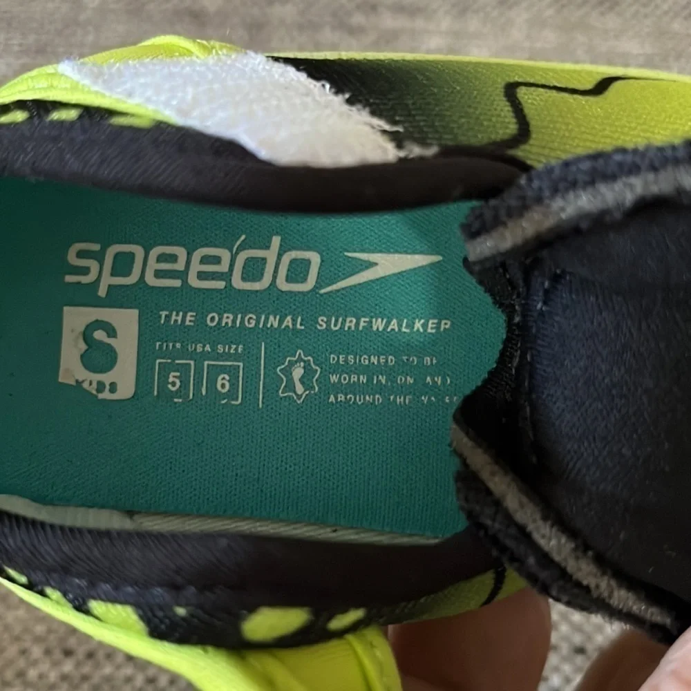 SPEEDO, dinosaur water shoes, slippers, size 5-6